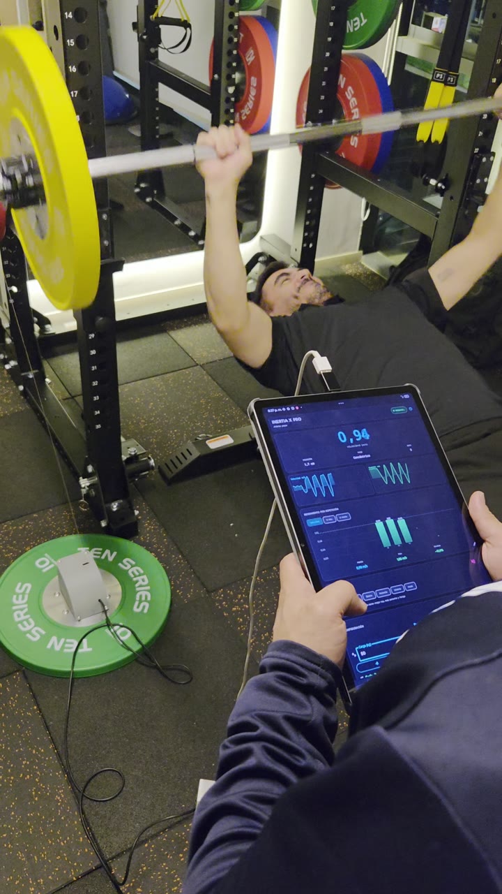 App InertiaX en tablet durante la evaluación